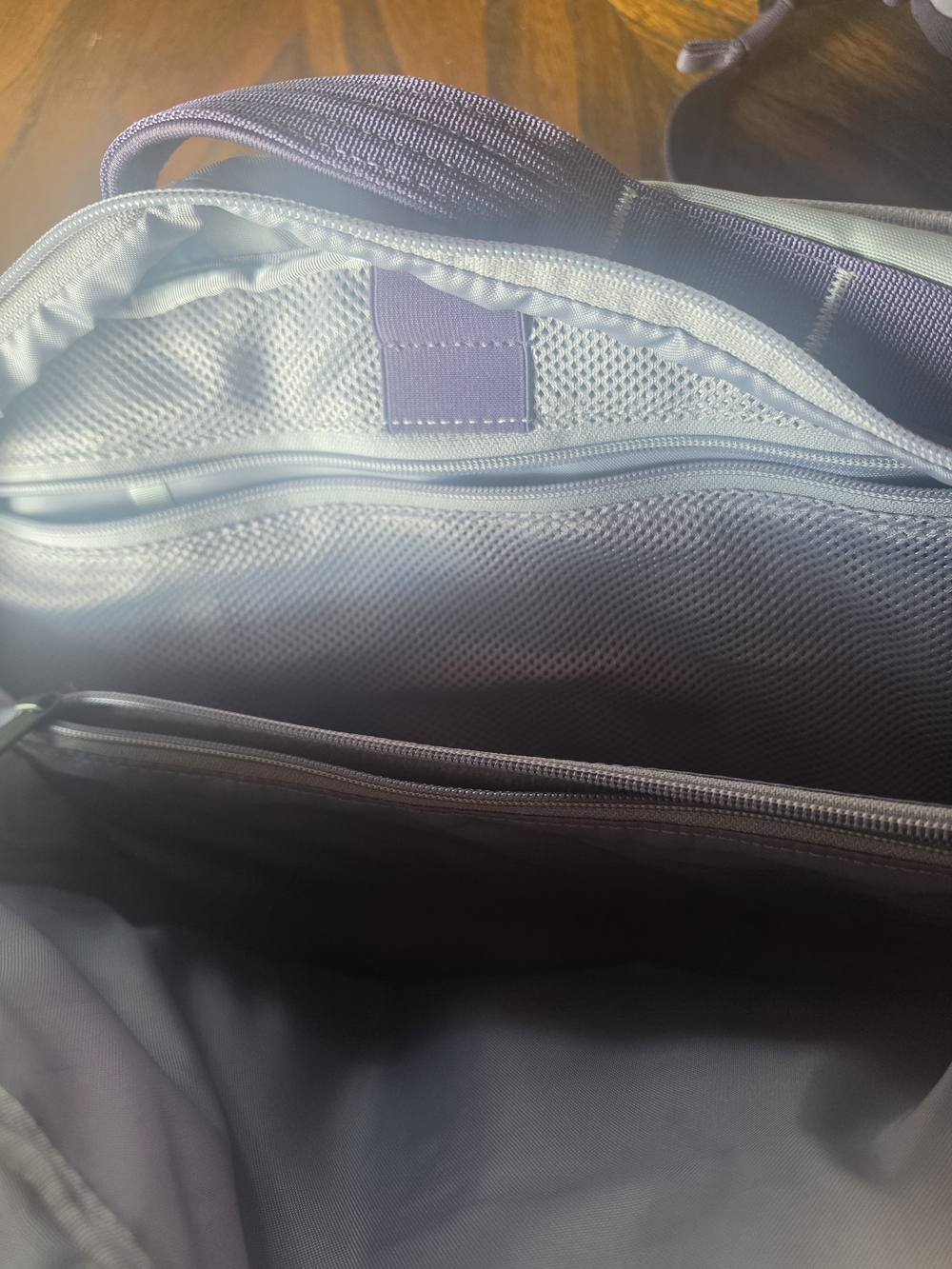 The North Face Men's Lilac ENDLESS DUSK Crossbody Sling Bag - UNUSED - Picture 5 of 16
